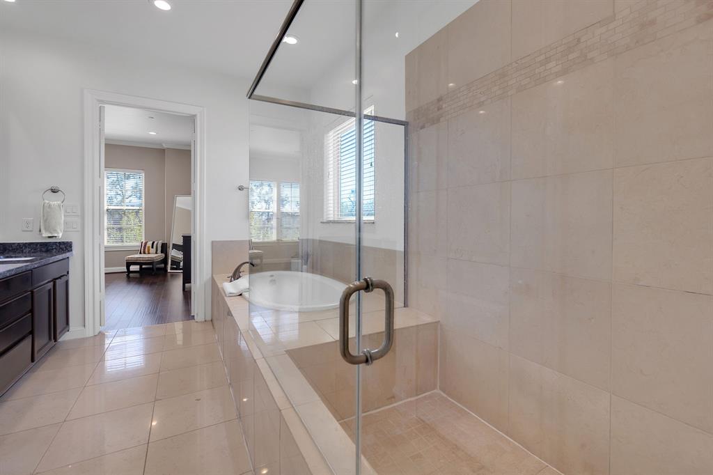 1249 W 22nd Street