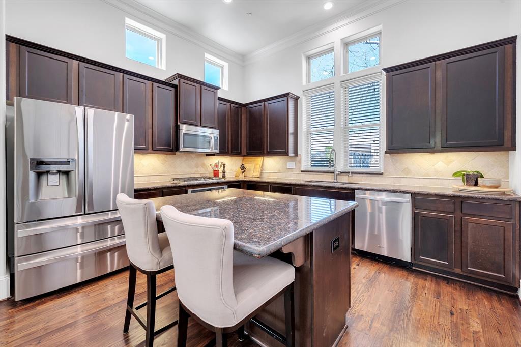 1249 W 22nd Street