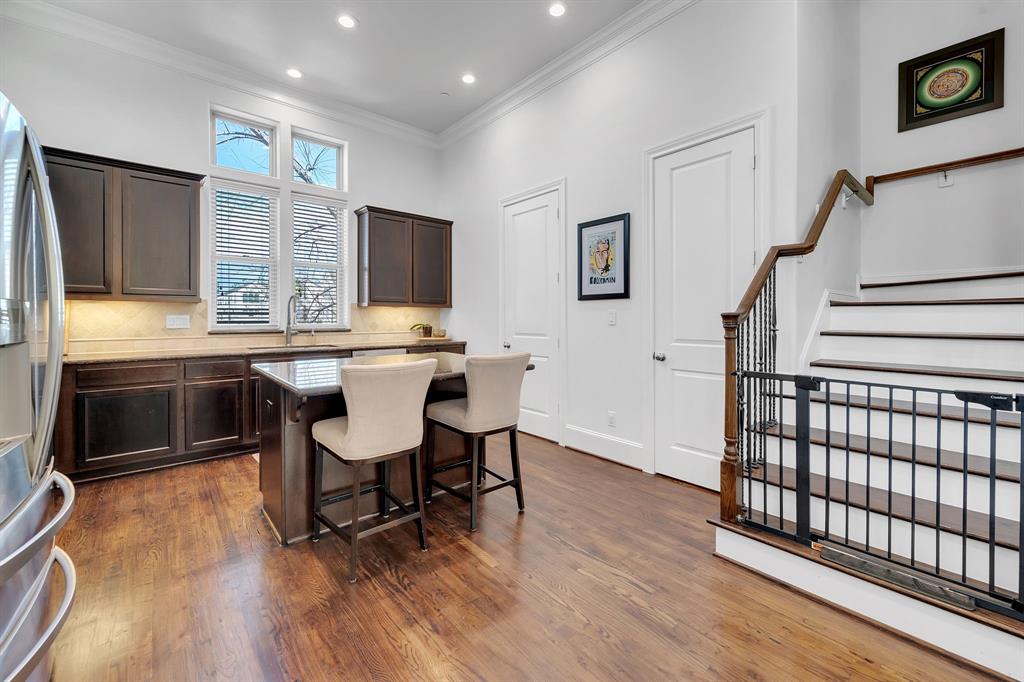 1249 W 22nd Street