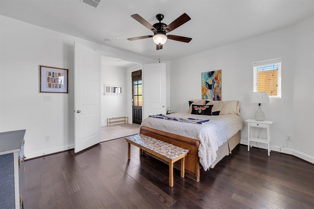 1249 W 22nd Street