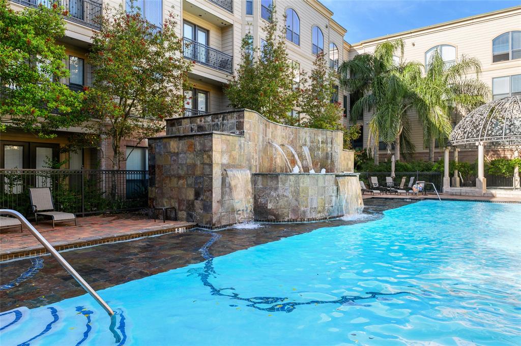 2299 Lone Star Drive # 512