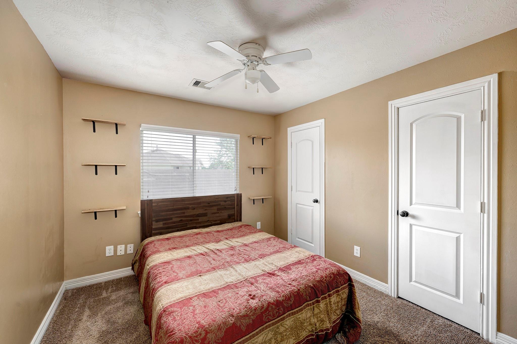 1915 Sable Glen Court