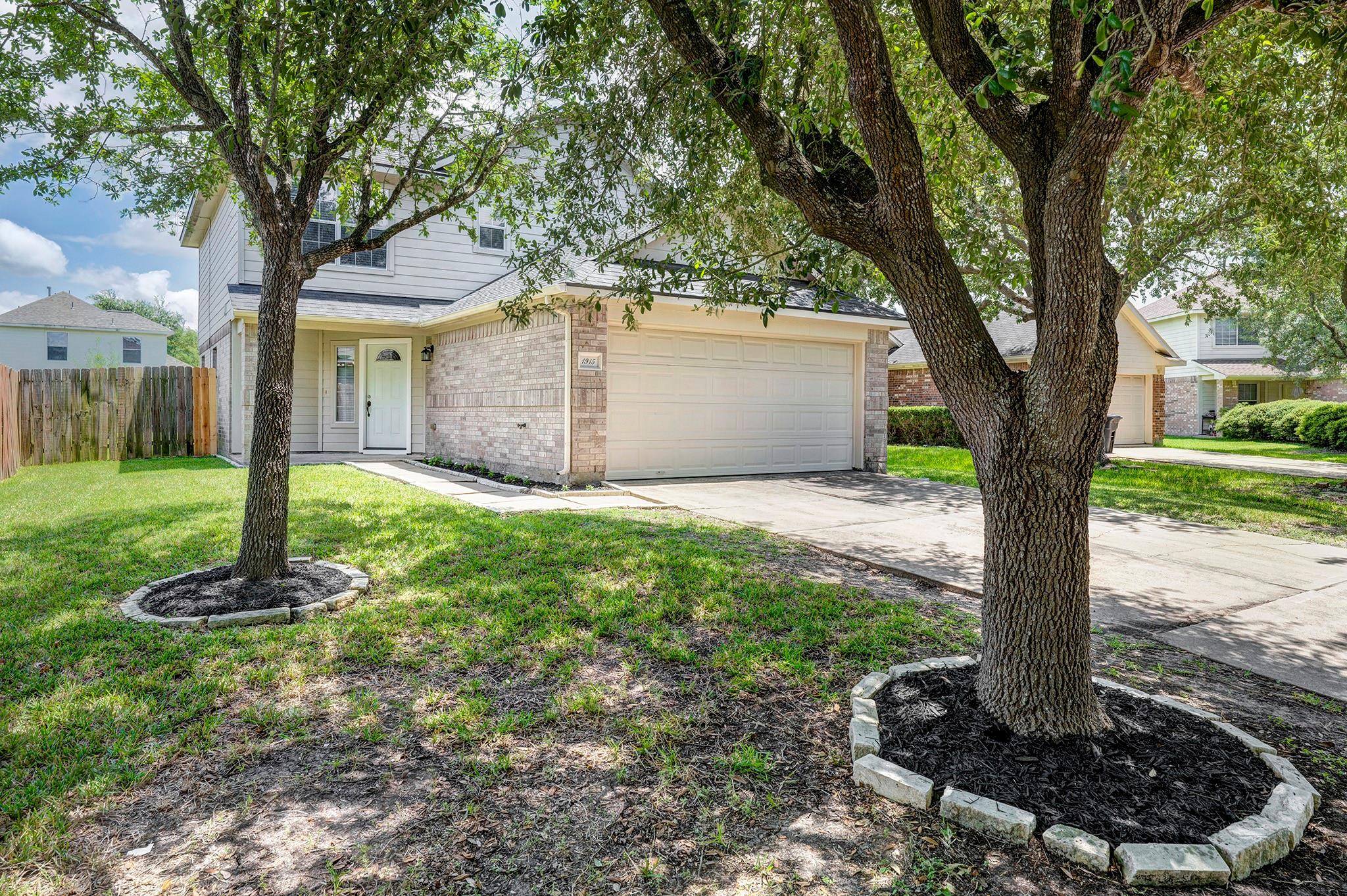 1915 Sable Glen Court