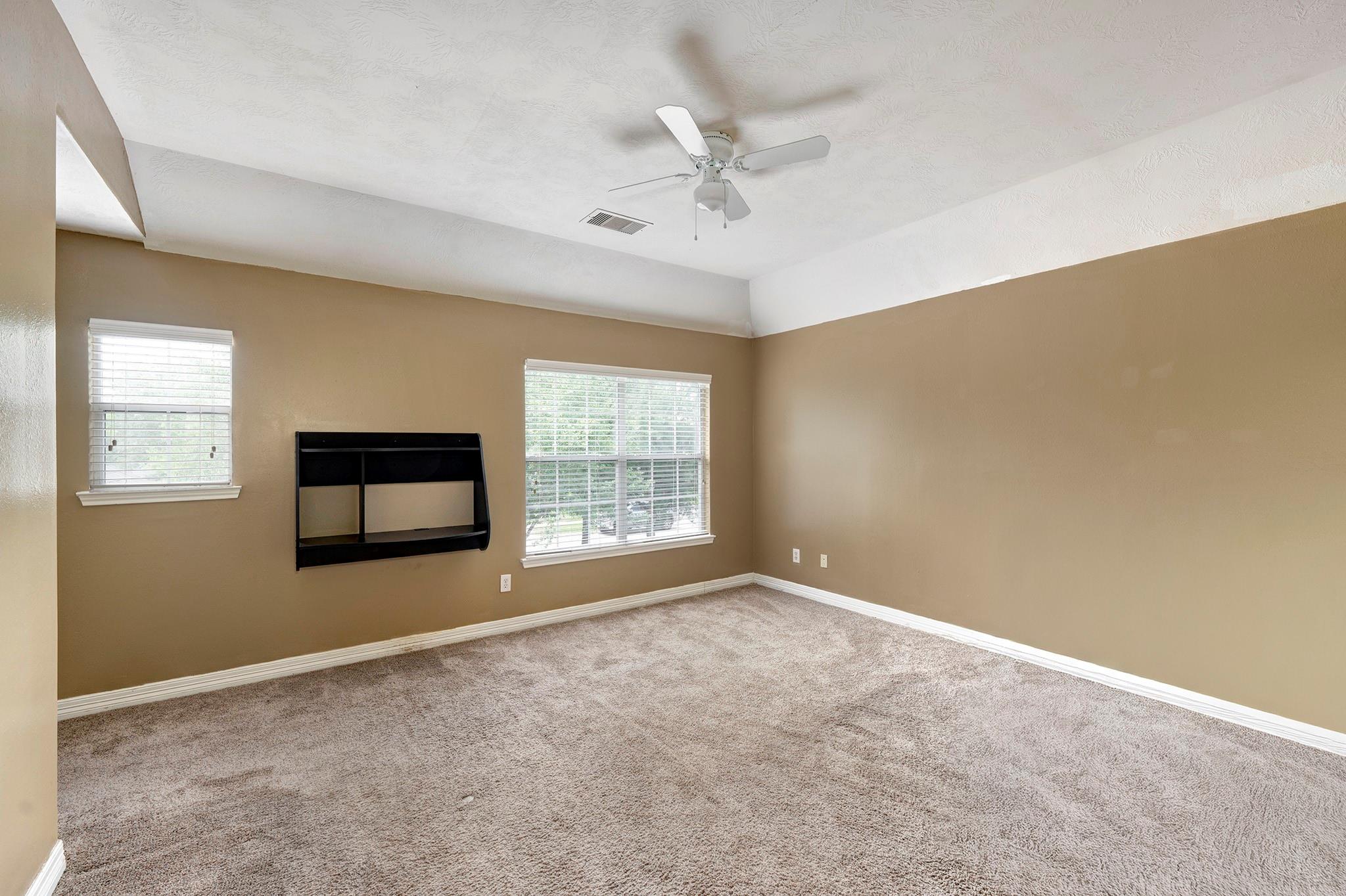 1915 Sable Glen Court