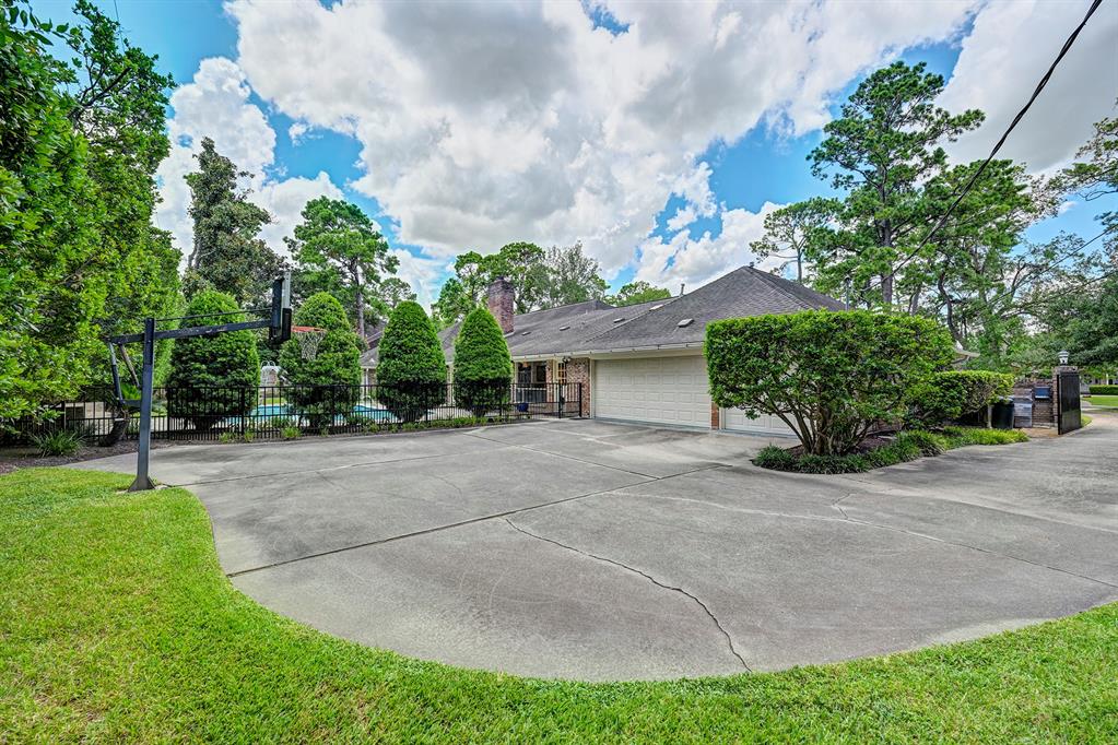 622 Hunters Grove Lane