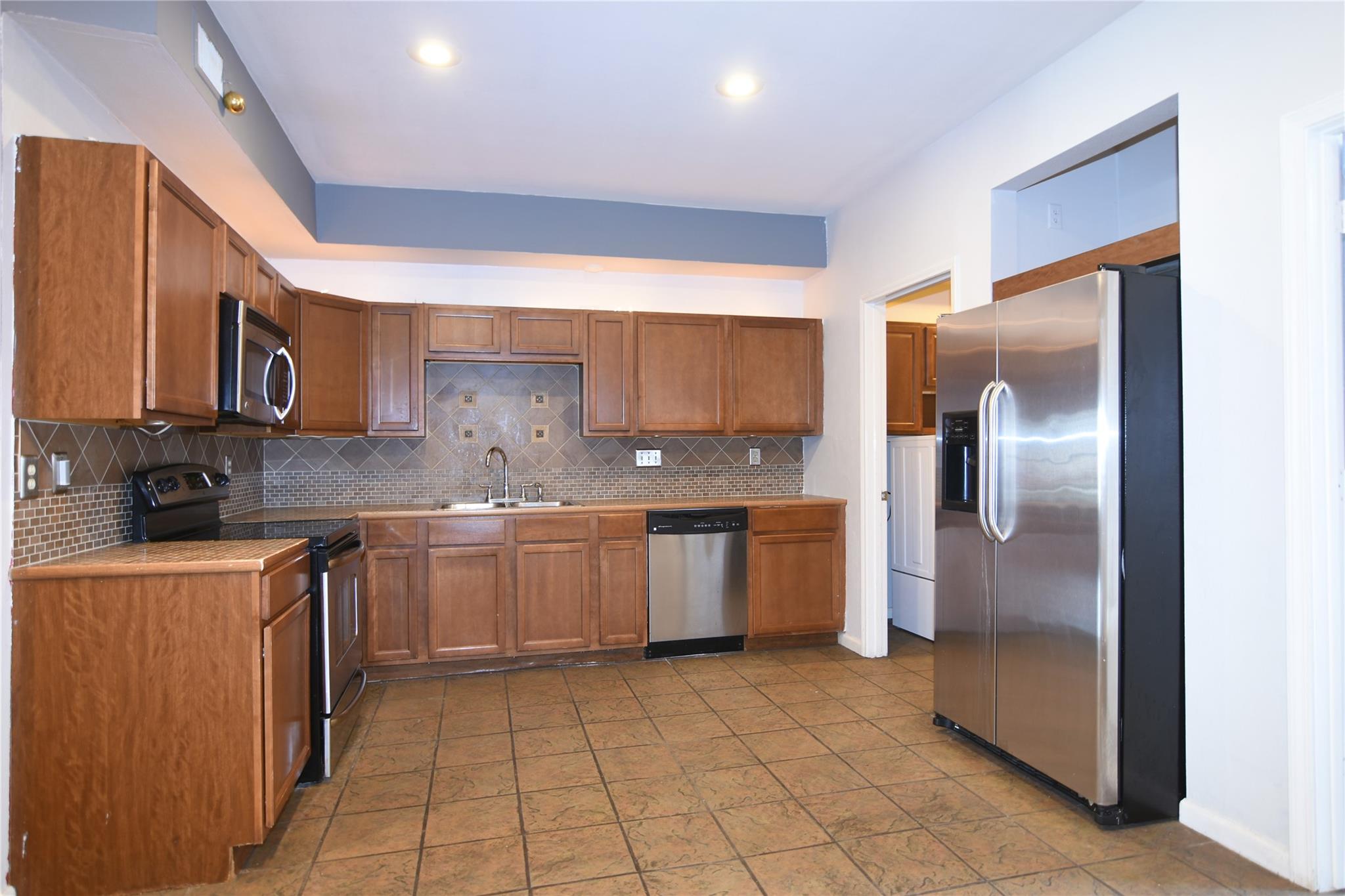 940 Wycliffe Drive # 2