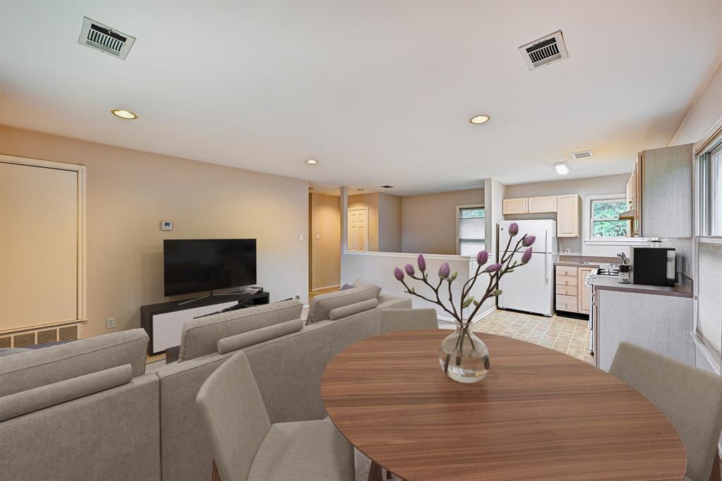 414 W 14th Street