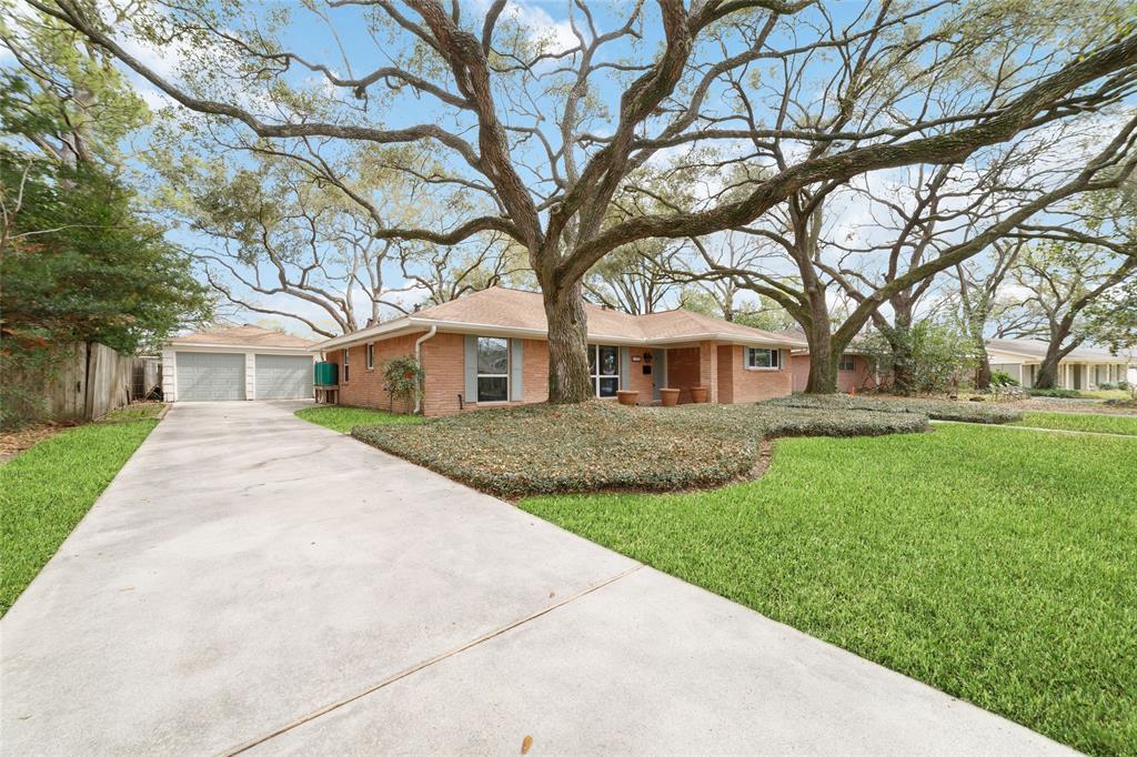 10707 Landsdowne Drive