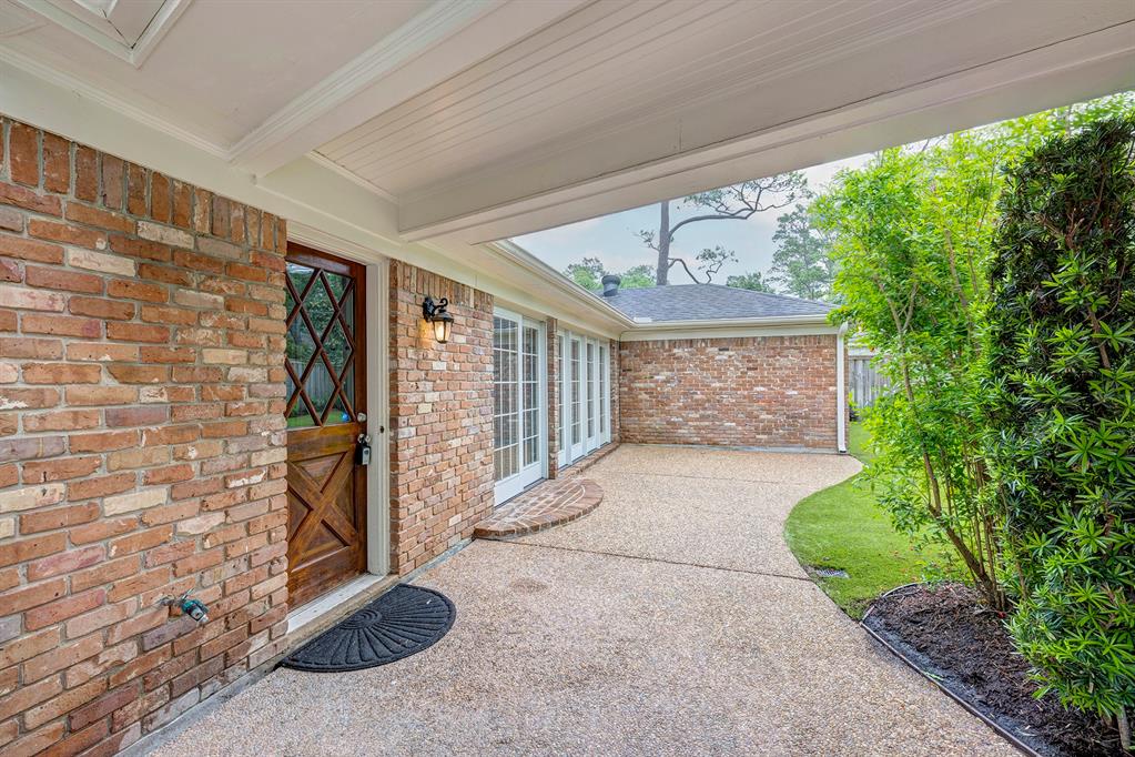 10011 Holly Springs Drive