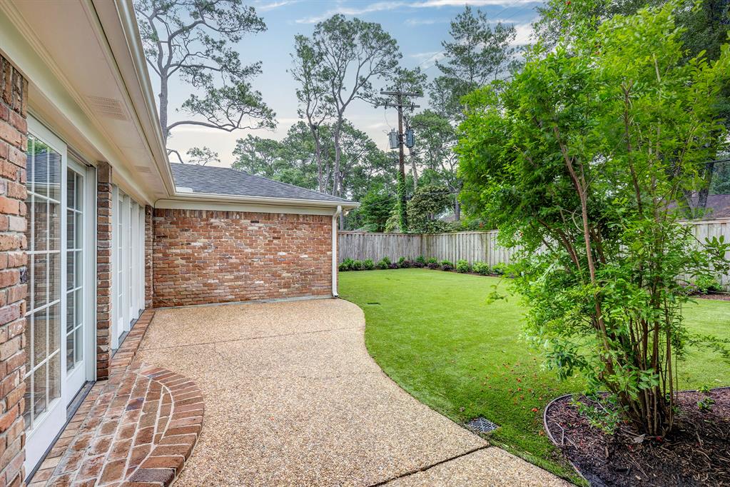 10011 Holly Springs Drive