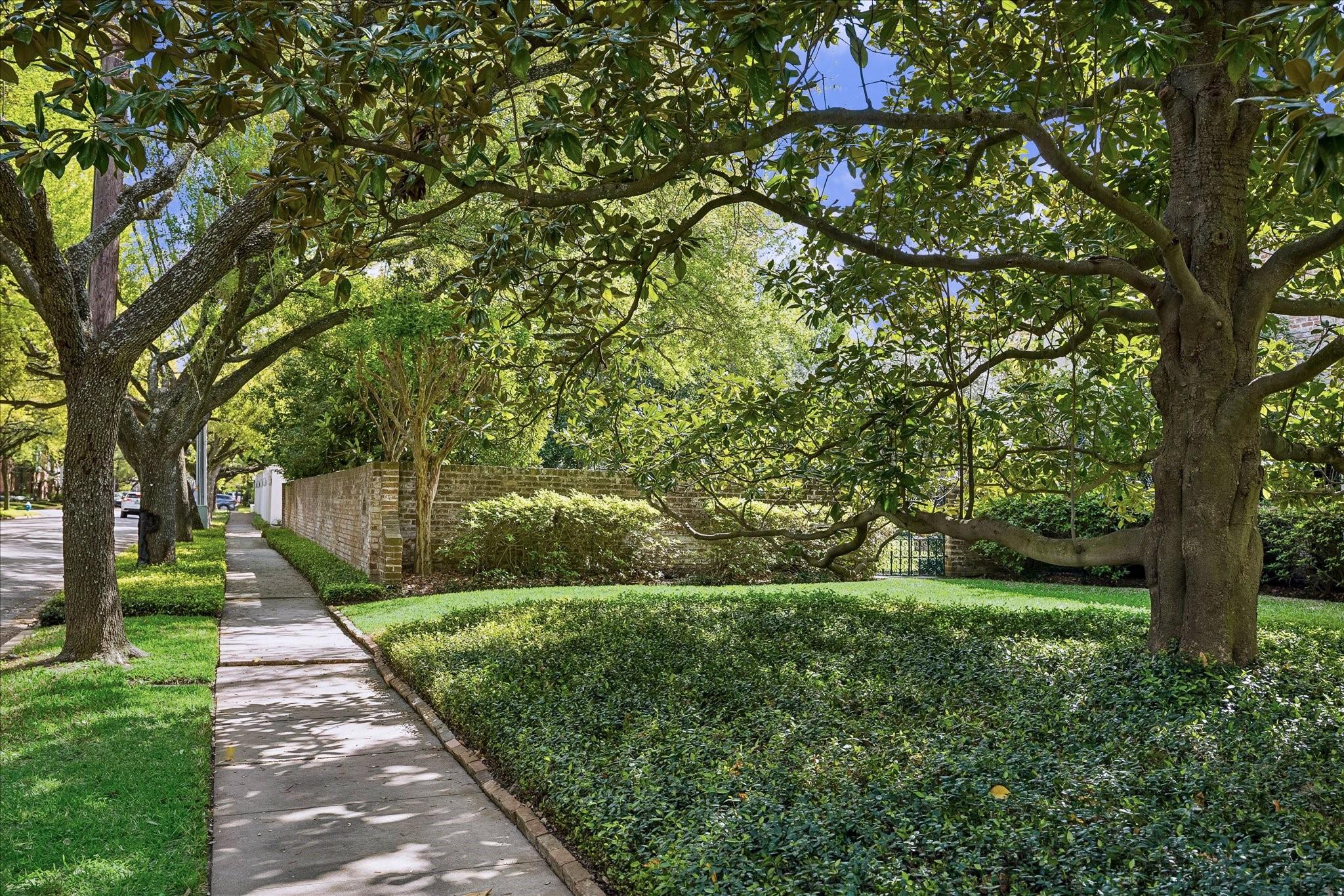 1705 North Boulevard