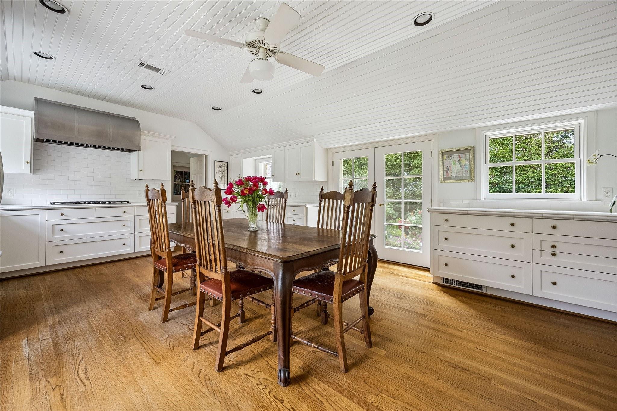 1705 North Boulevard