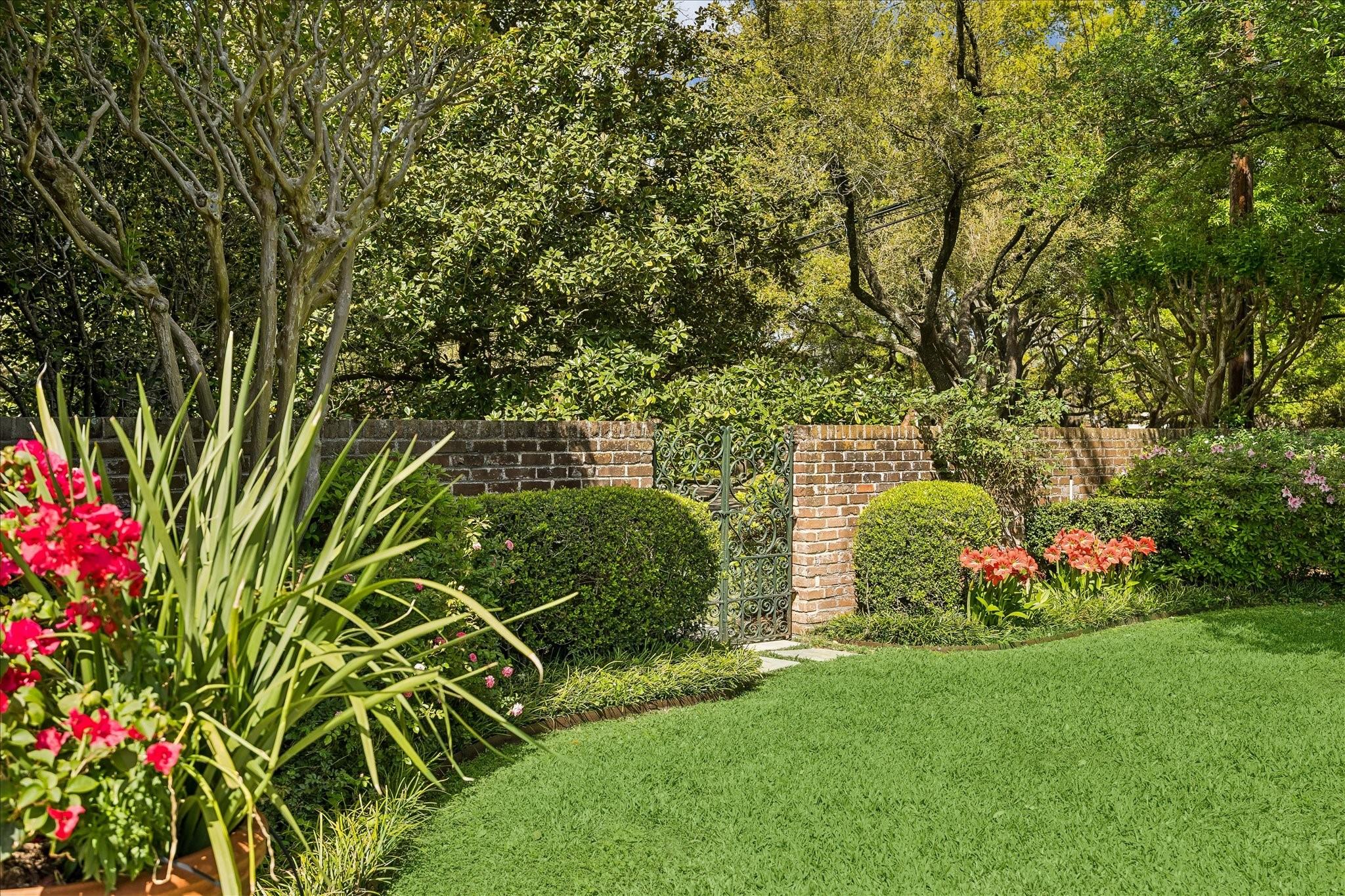 1705 North Boulevard