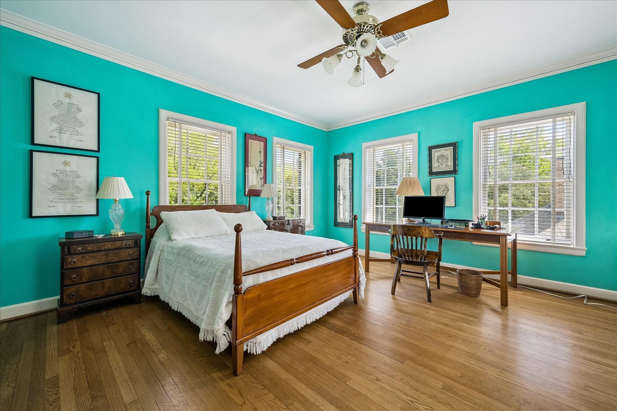 1705 North Boulevard