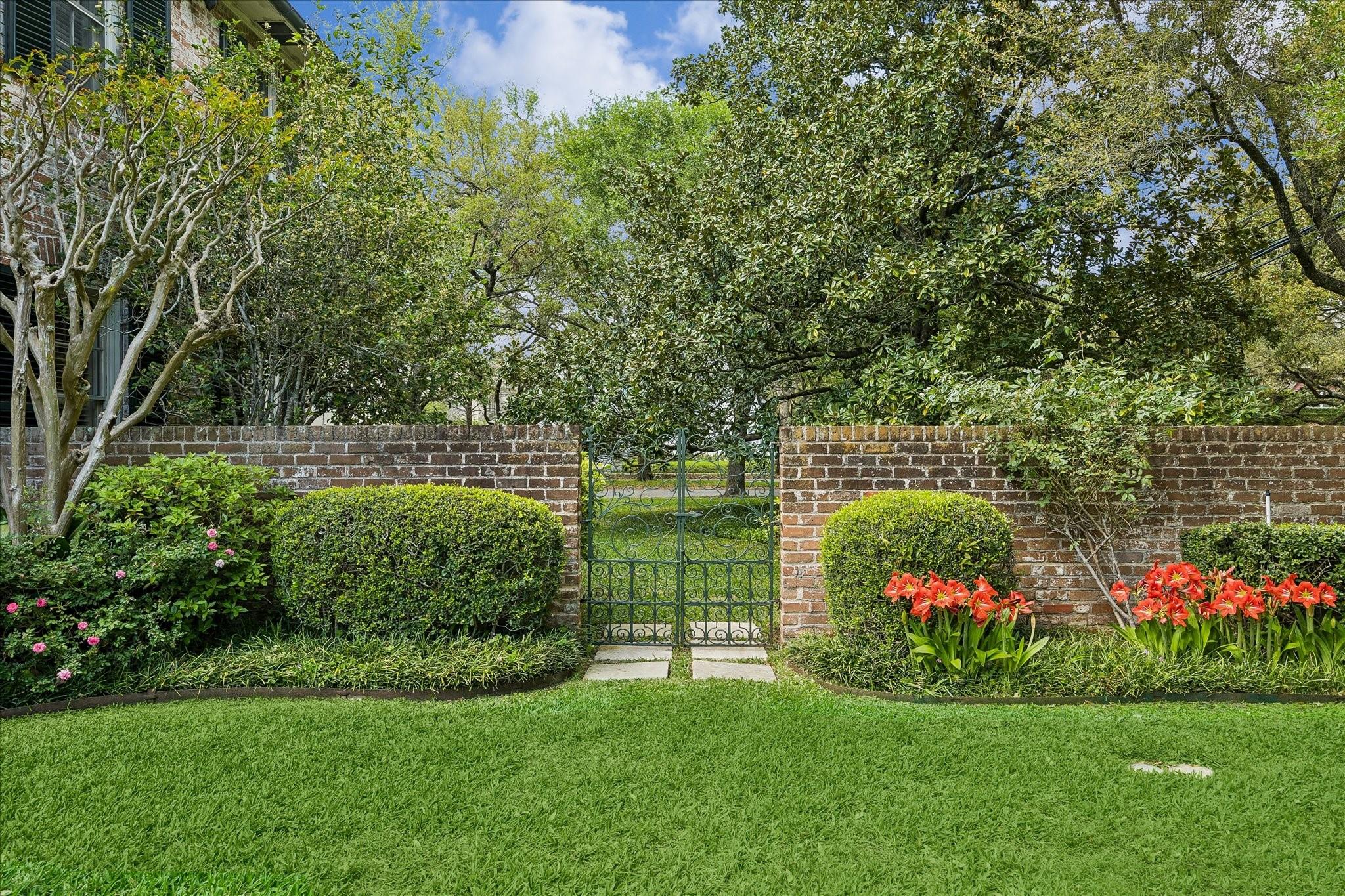 1705 North Boulevard