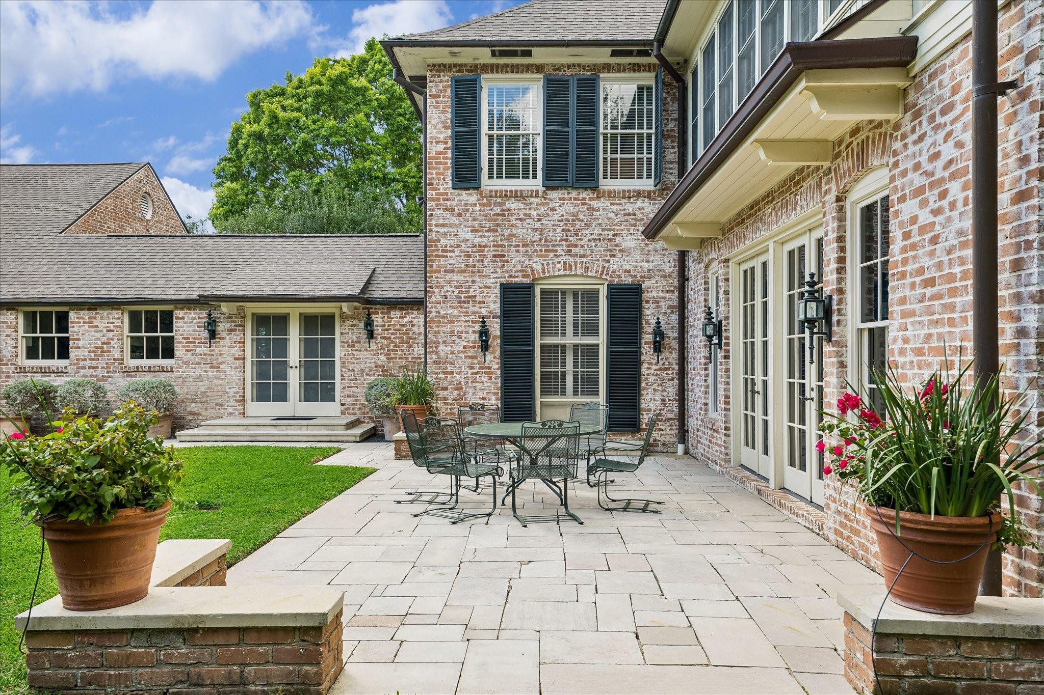 1705 North Boulevard