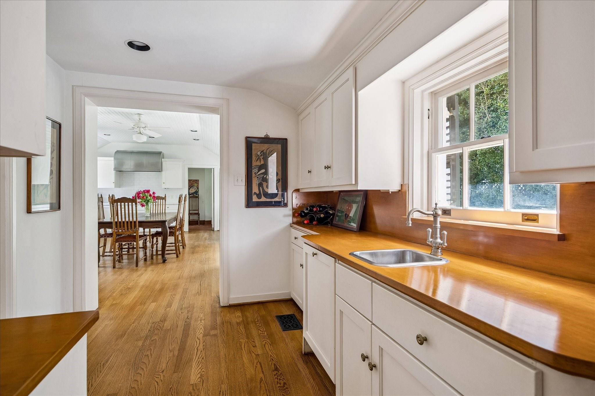 1705 North Boulevard