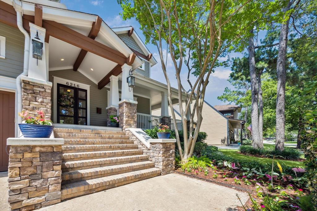 6216 Queenswood Lane