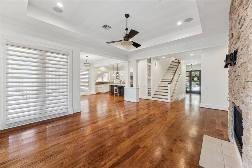 6216 Queenswood Lane
