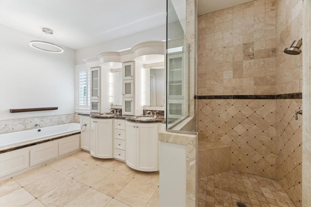6216 Queenswood Lane
