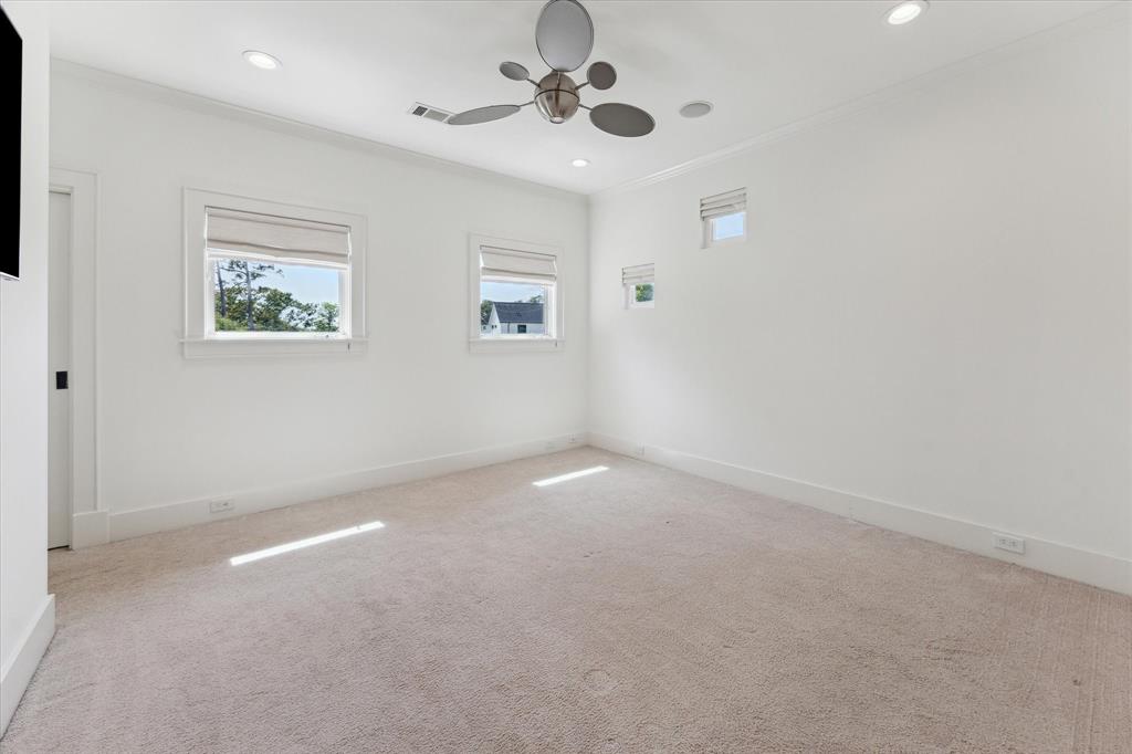6216 Queenswood Lane