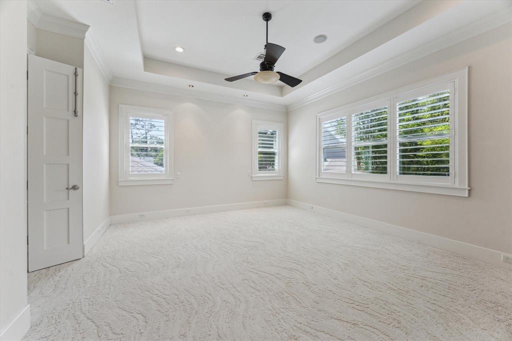 6216 Queenswood Lane