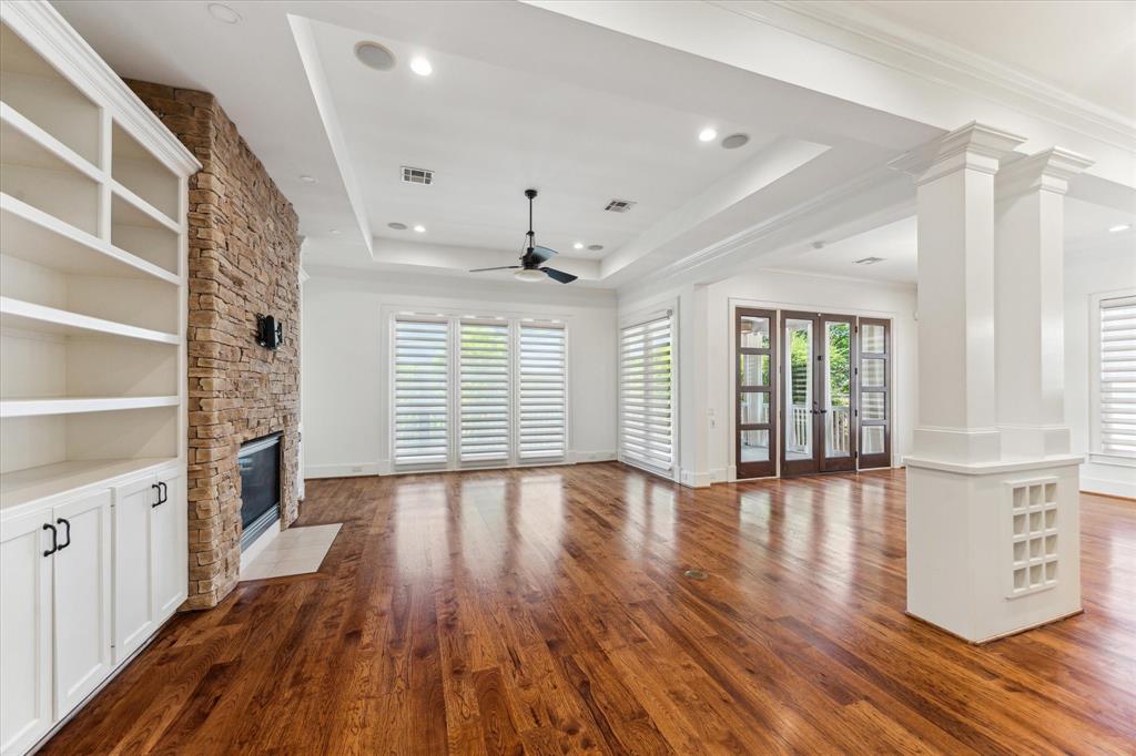 6216 Queenswood Lane