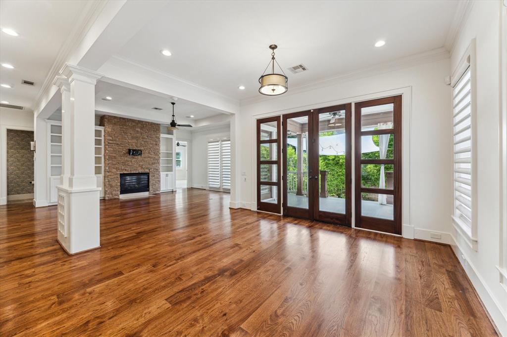6216 Queenswood Lane