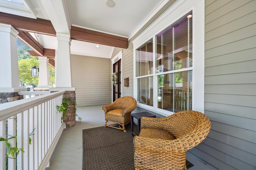 6216 Queenswood Lane