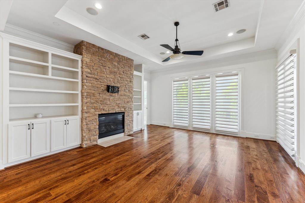 6216 Queenswood Lane