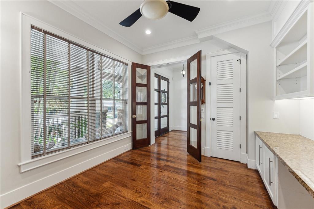 6216 Queenswood Lane