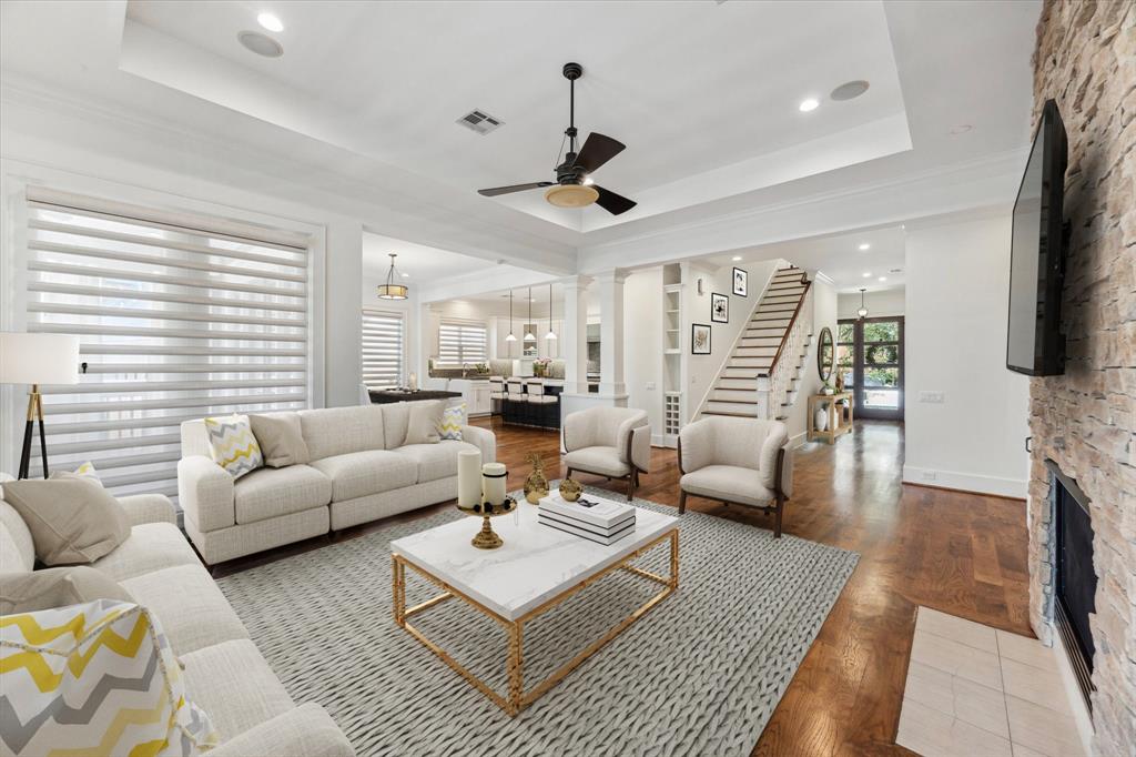 6216 Queenswood Lane