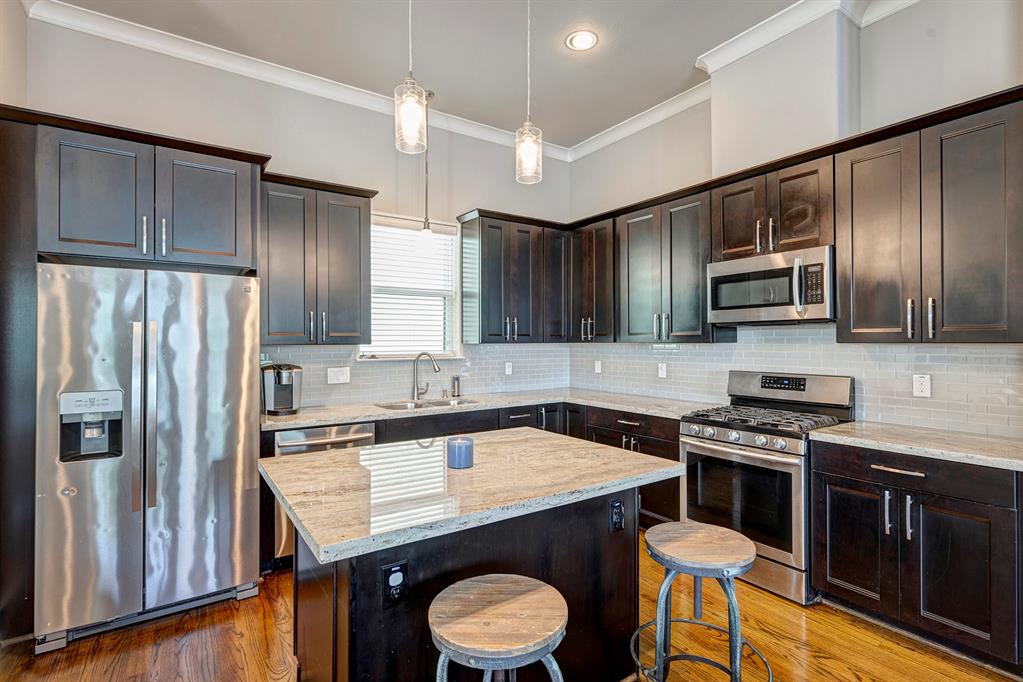 1633 W 23rd Street
