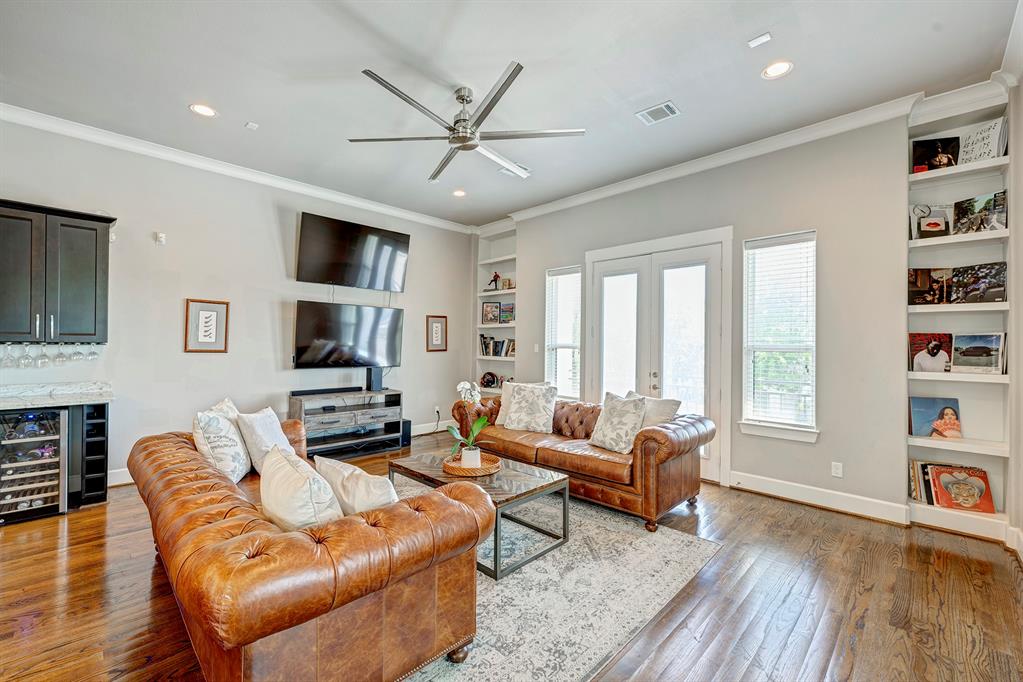 1633 W 23rd Street