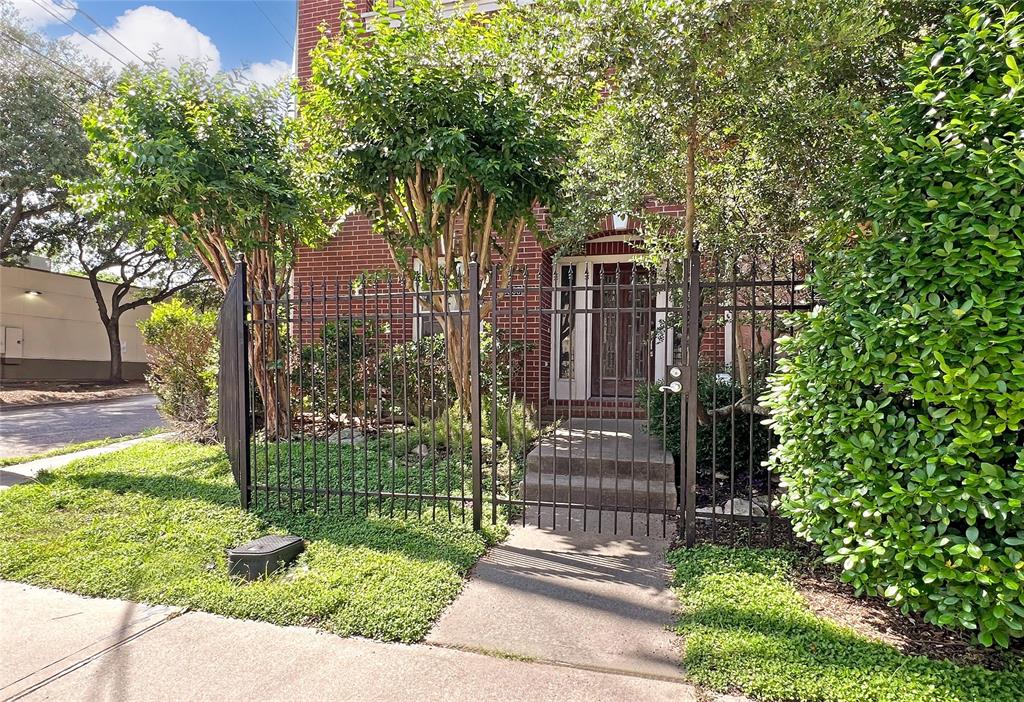 2603 W Dallas Street