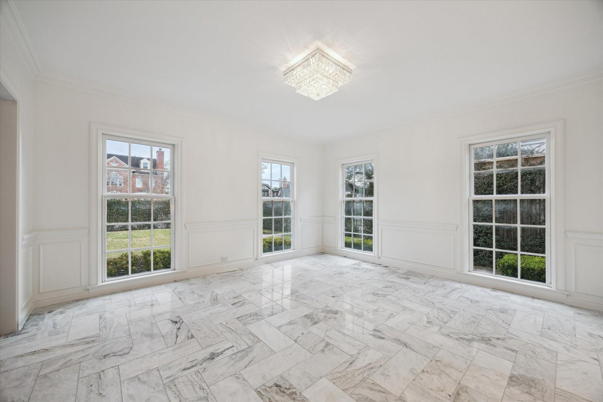 2440 Inwood Drive