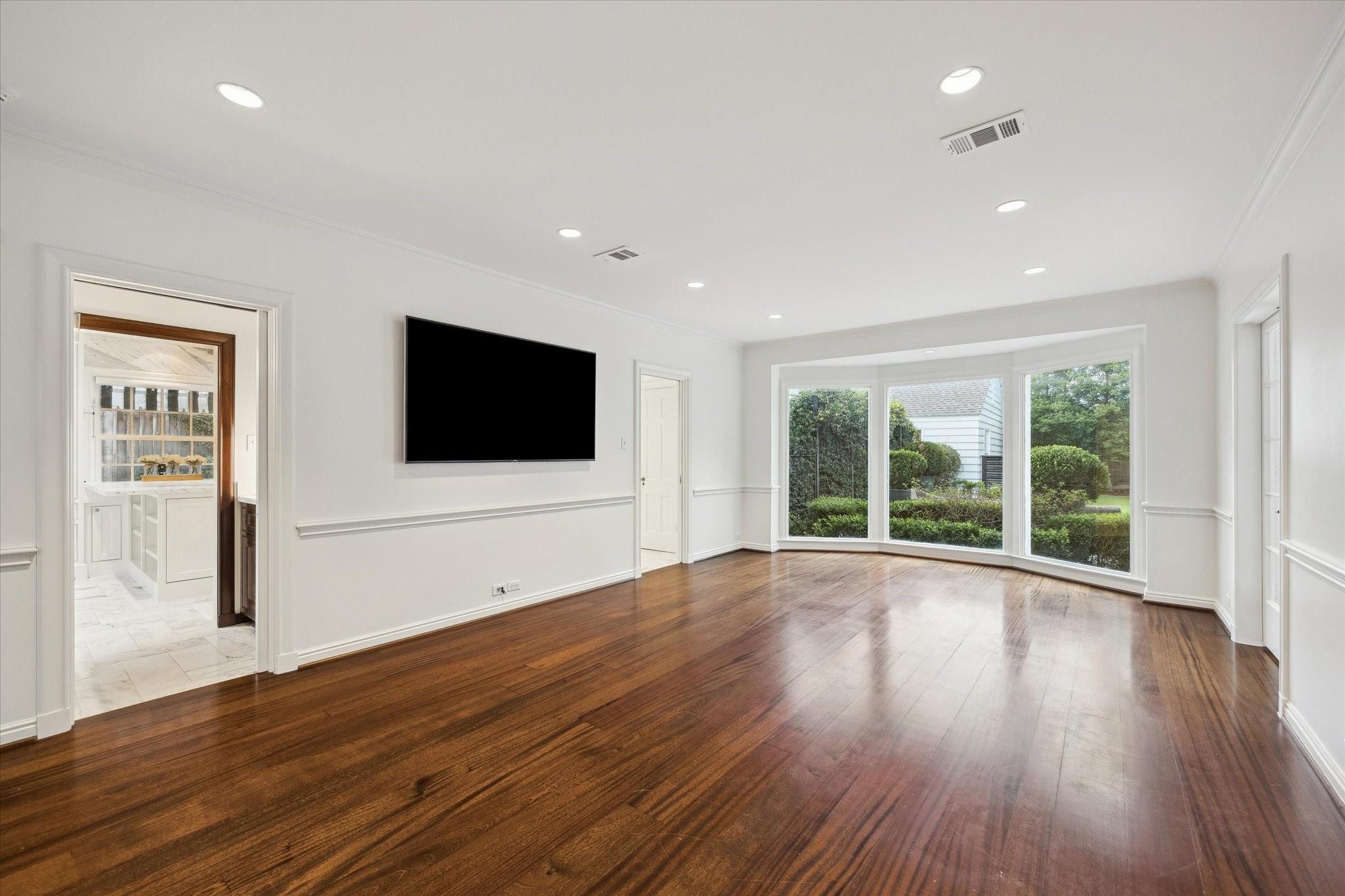 2440 Inwood Drive