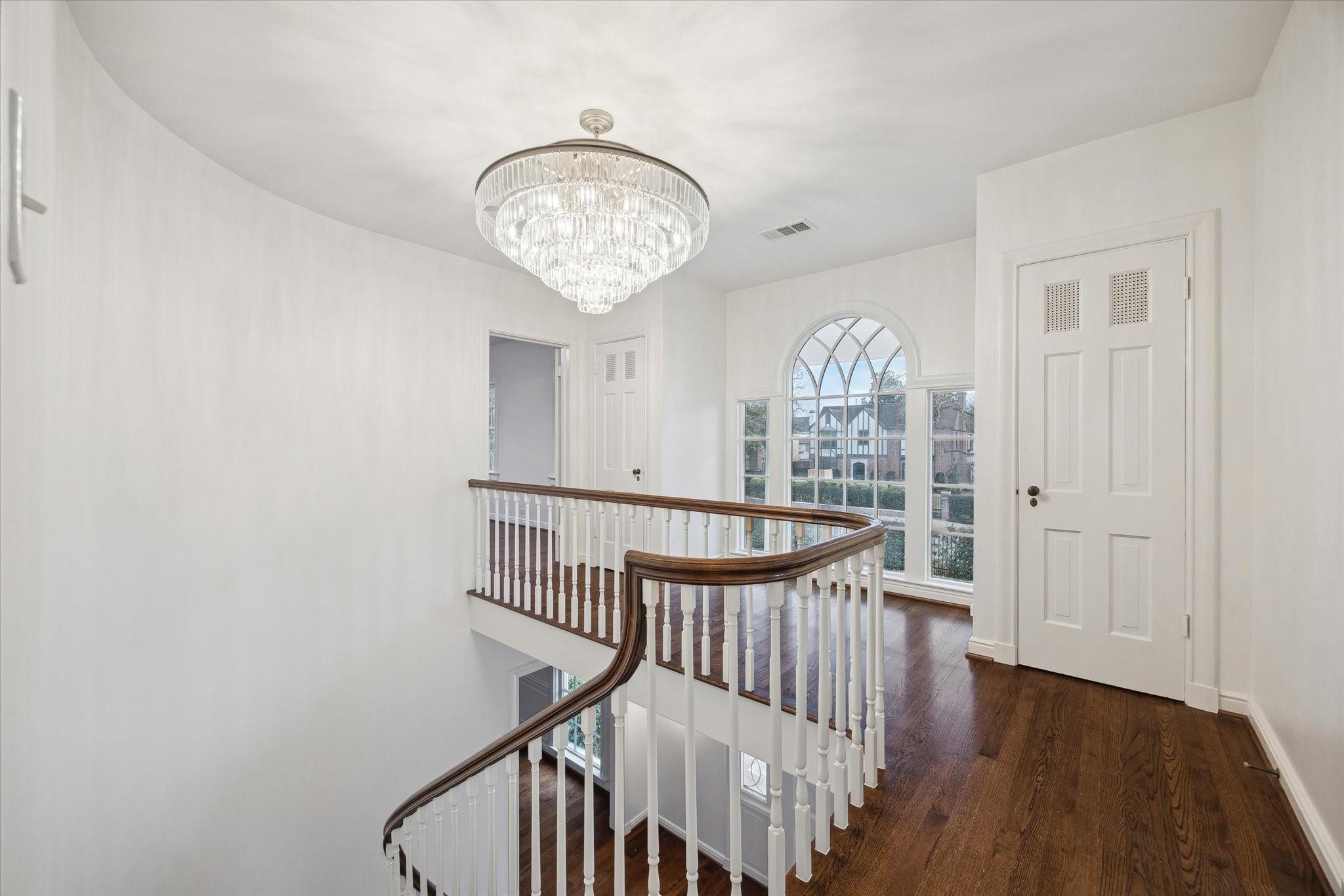 2440 Inwood Drive