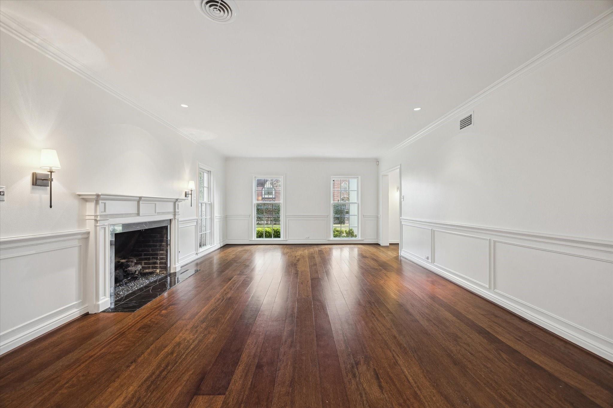 2440 Inwood Drive