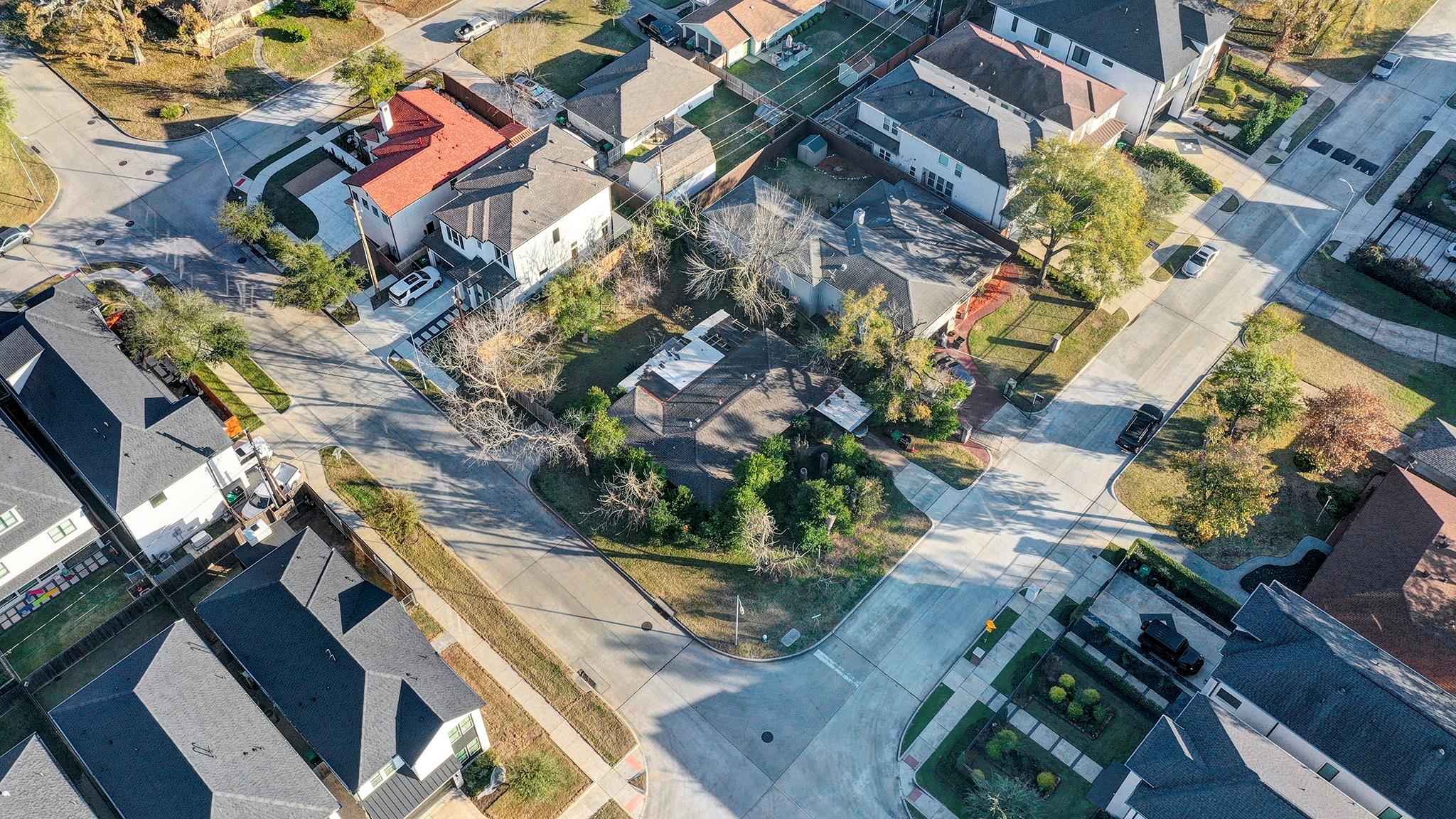 1524 Jacquelyn Drive