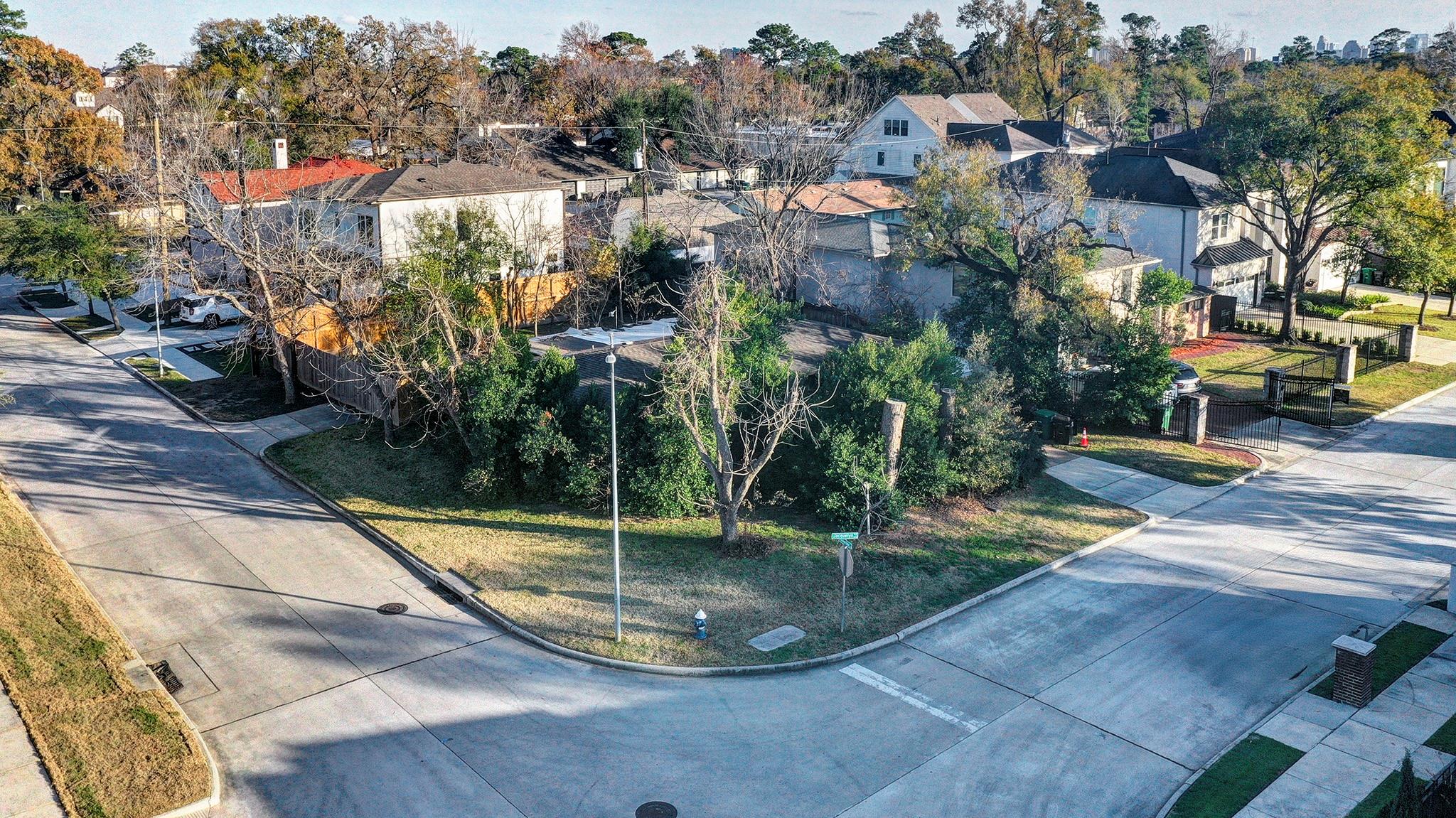 1524 Jacquelyn Drive