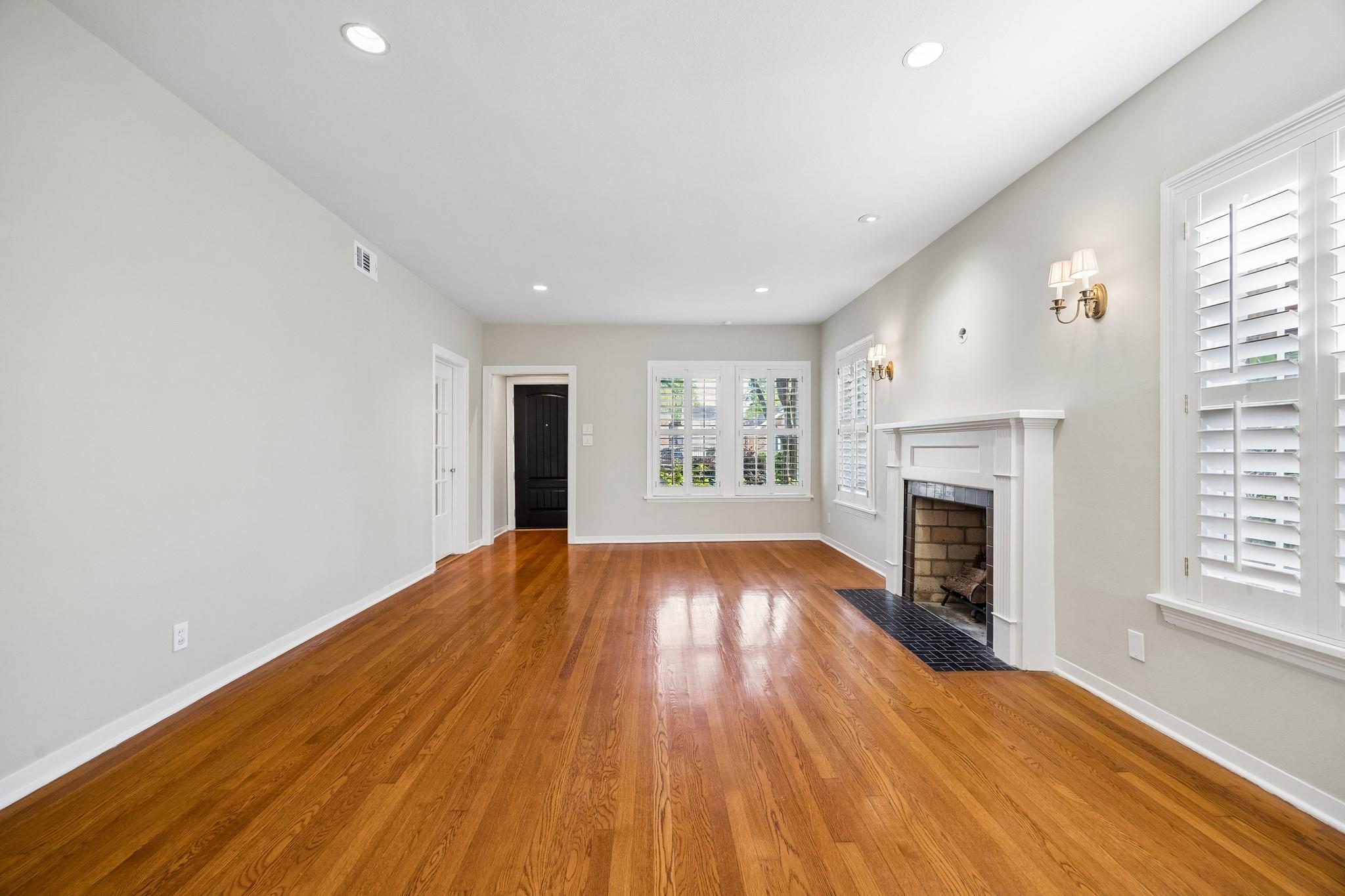 2048 Sul Ross Street