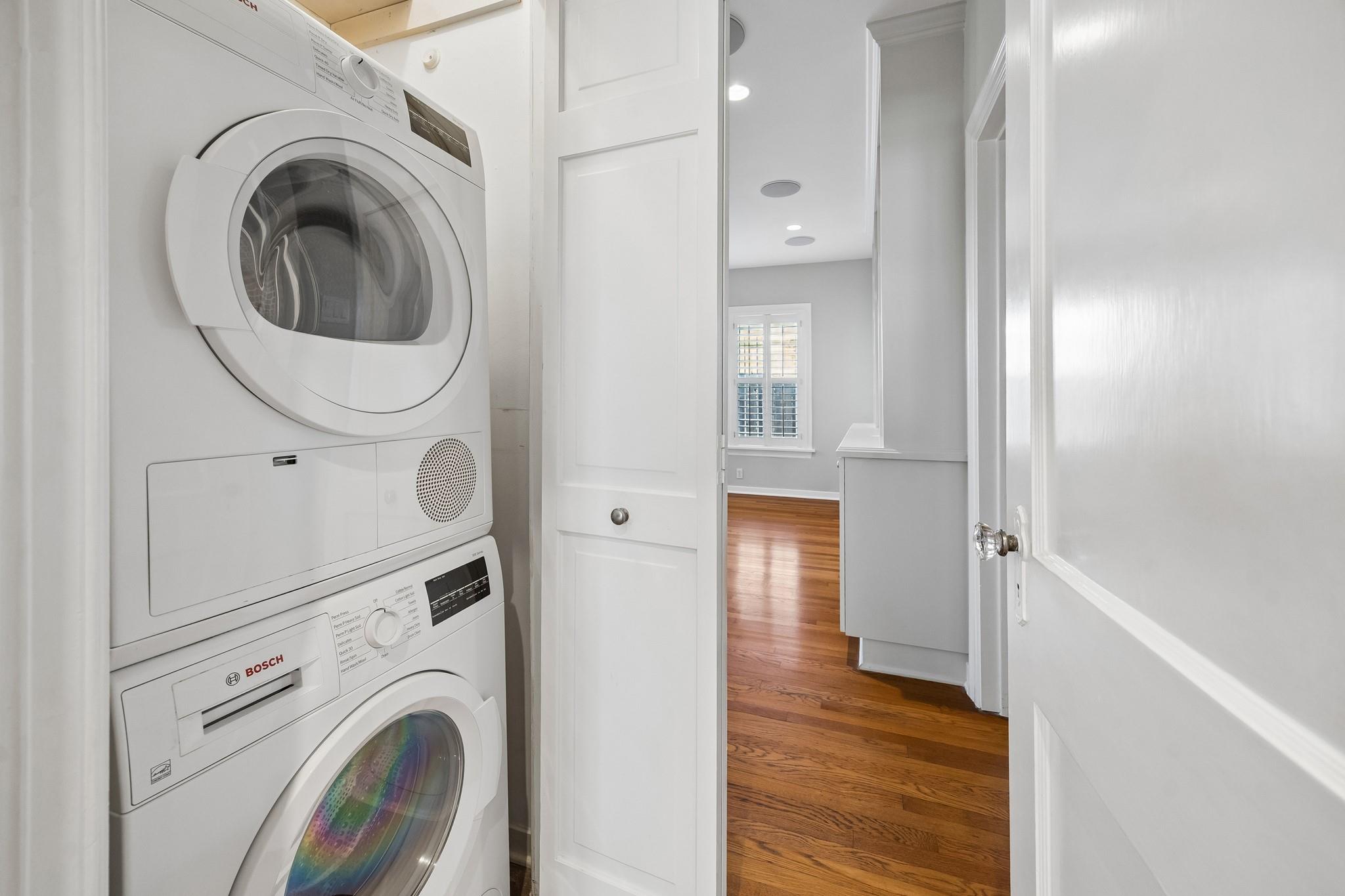 2048 Sul Ross Street