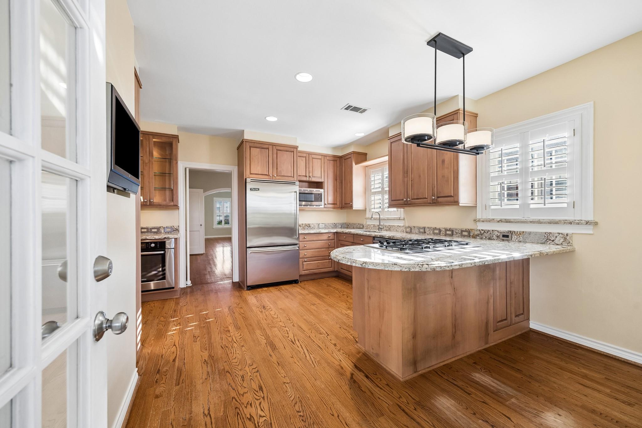 2048 Sul Ross Street