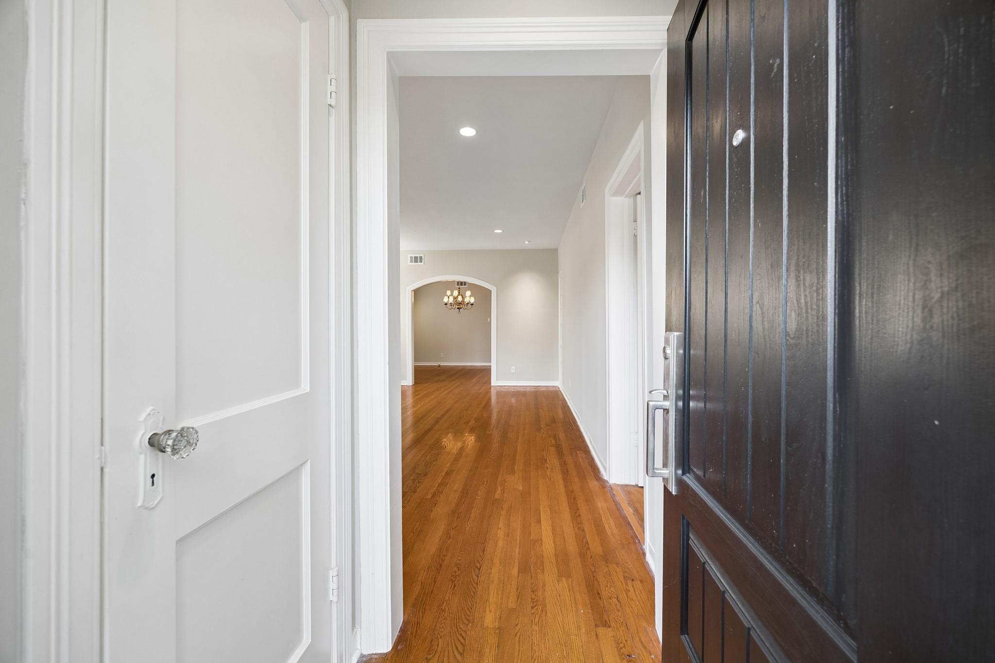 2048 Sul Ross Street