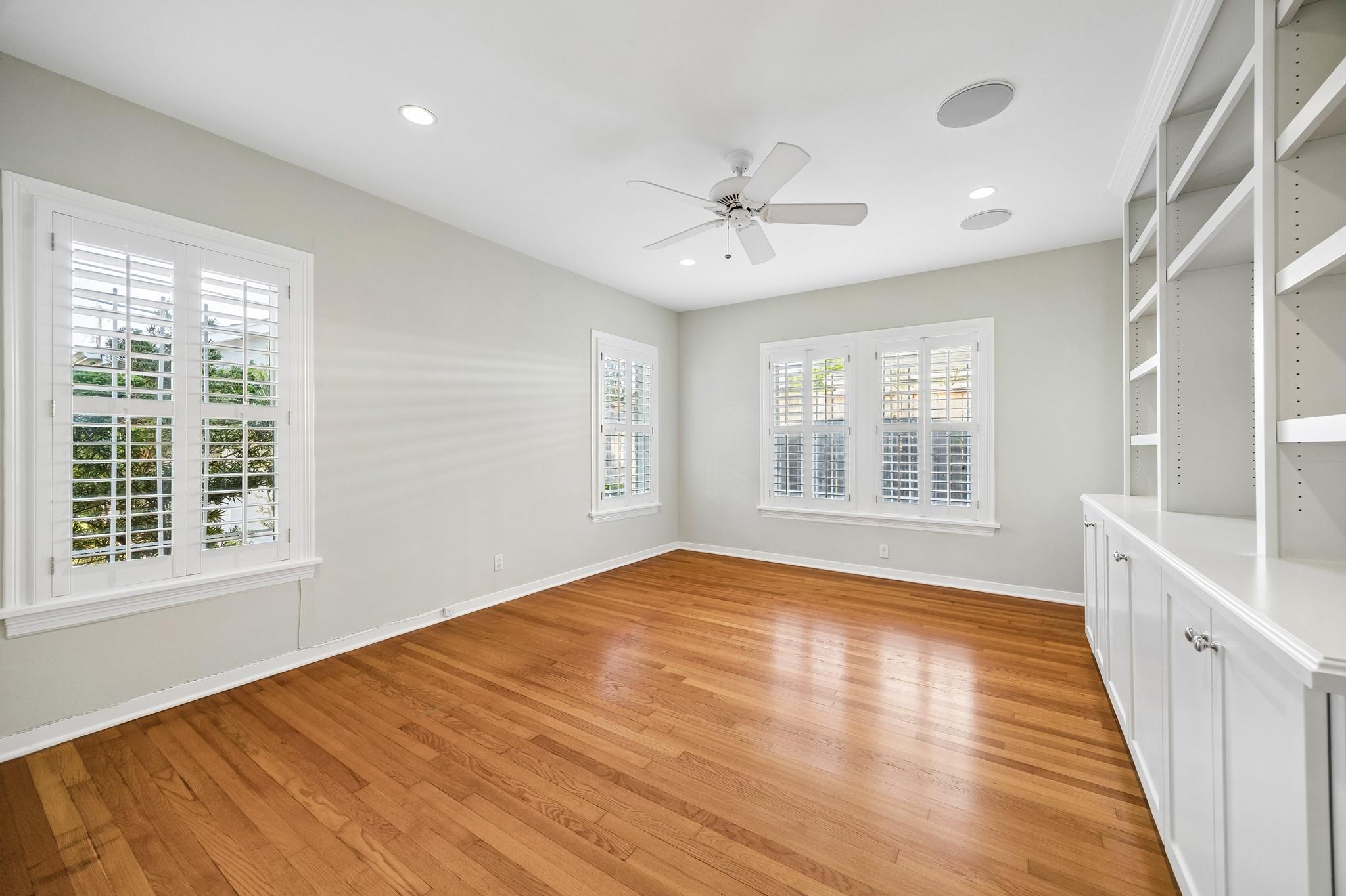 2048 Sul Ross Street