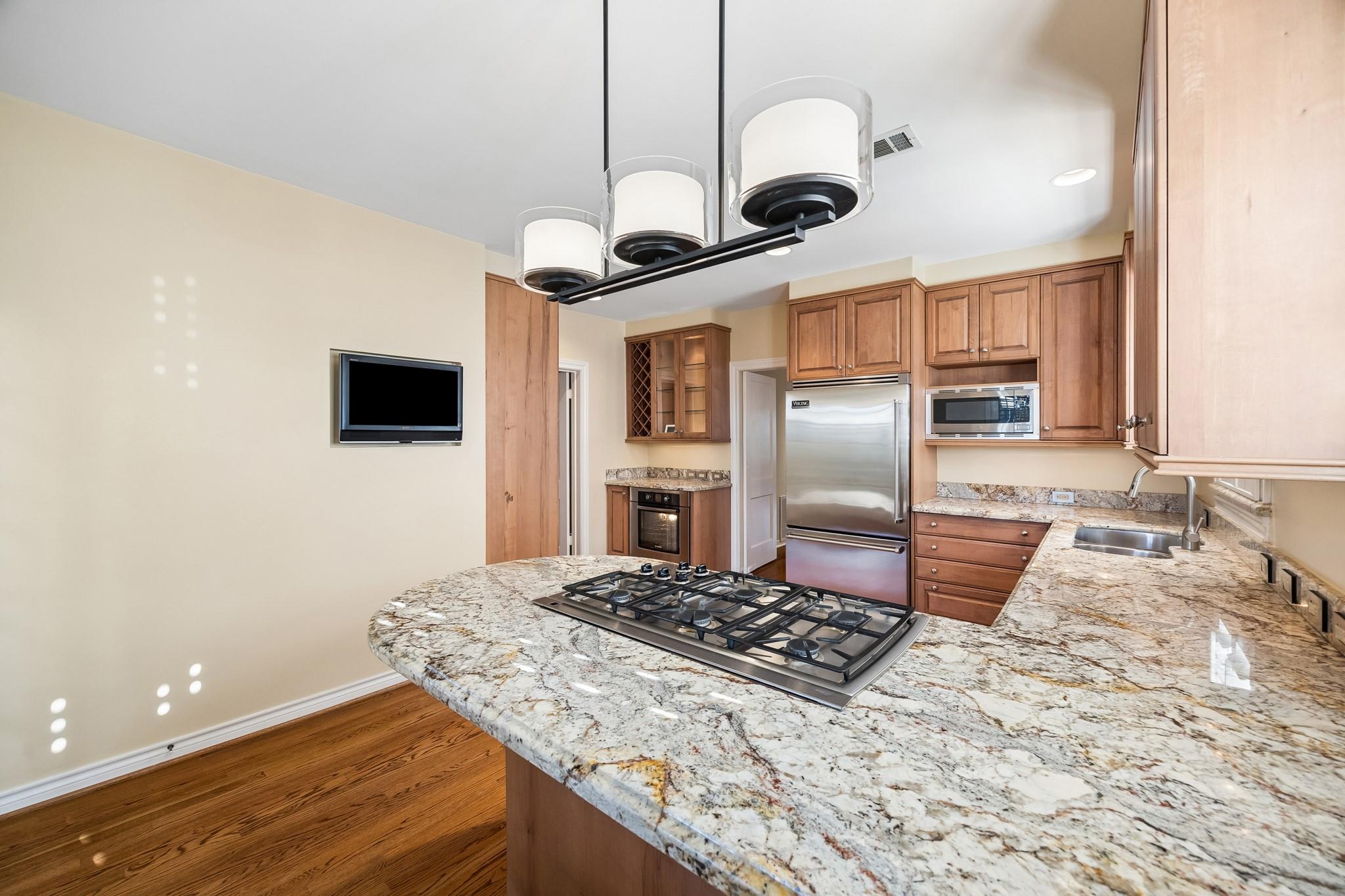 2048 Sul Ross Street