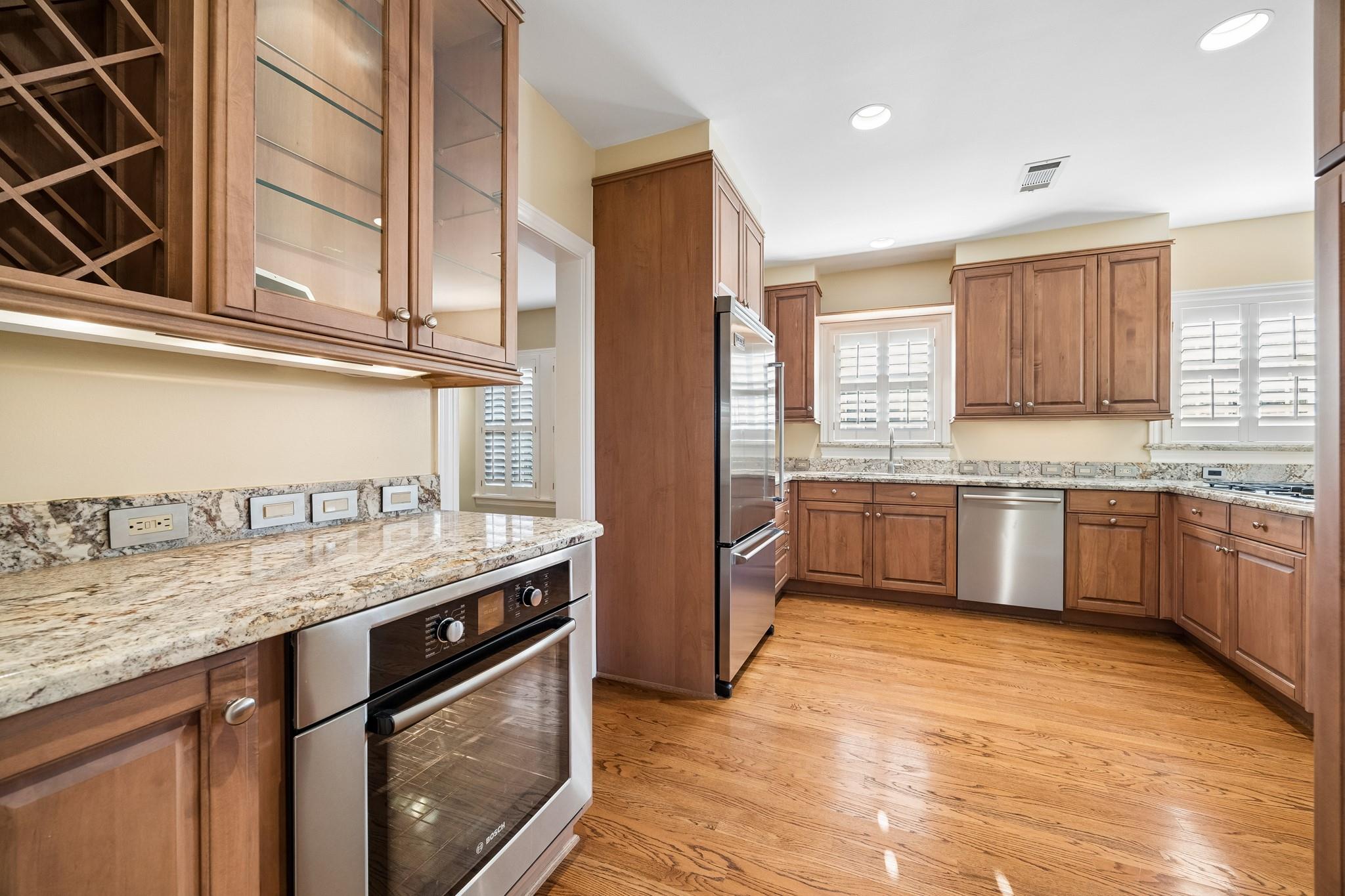 2048 Sul Ross Street