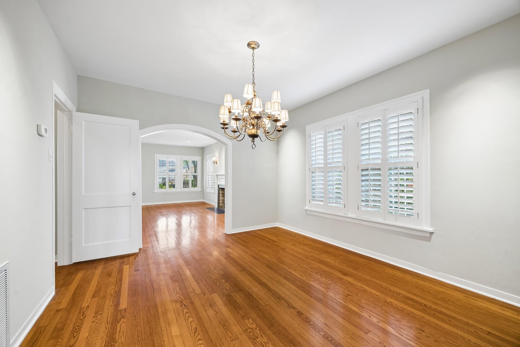 2048 Sul Ross Street