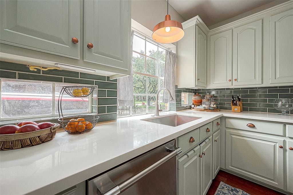 15002 Inverrary Drive